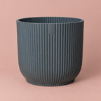 Vibes Fold plant pot in Anthracite with a wavy ribbed surface