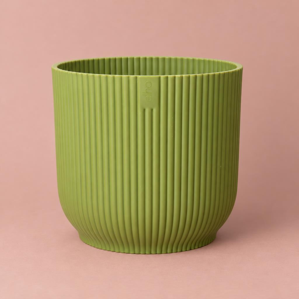 Vibes Fold plant pot in Fern Green with wavy ribbed detailing