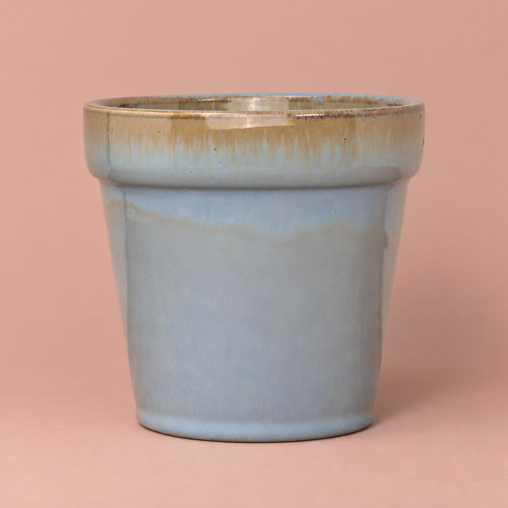 Dulci Reactive Pot in aqua with gently curved sides
