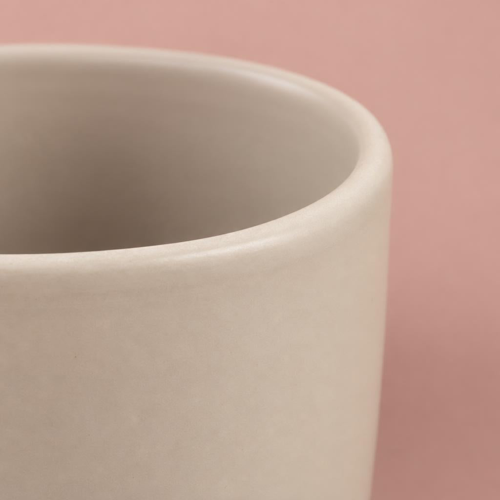 Stone Hugo plant pot with grey-white colouring