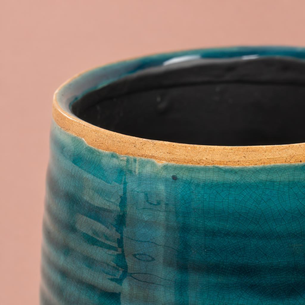 Como plant pot in turquoise with decorative cracked pattern