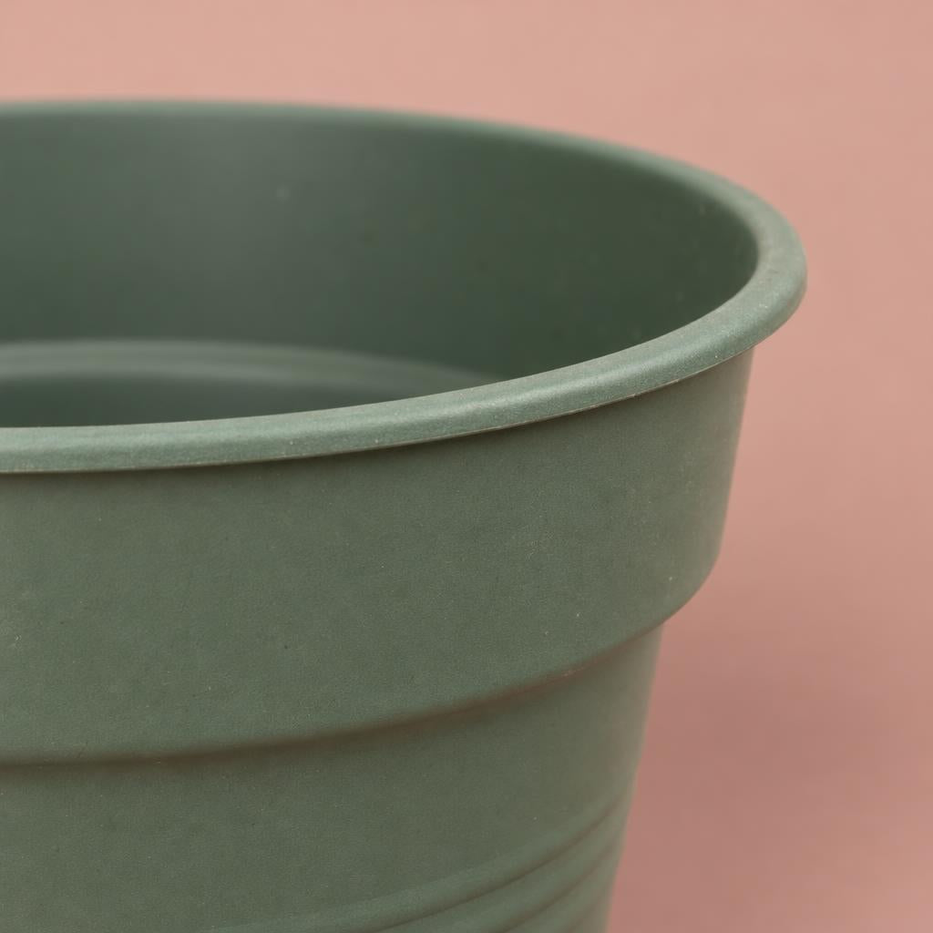 Dark green Elho grow pot