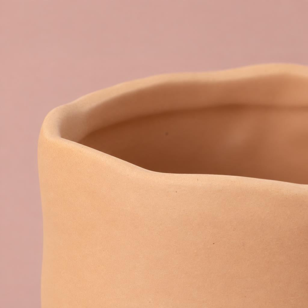 Matt terracotta St Tropez plant pot